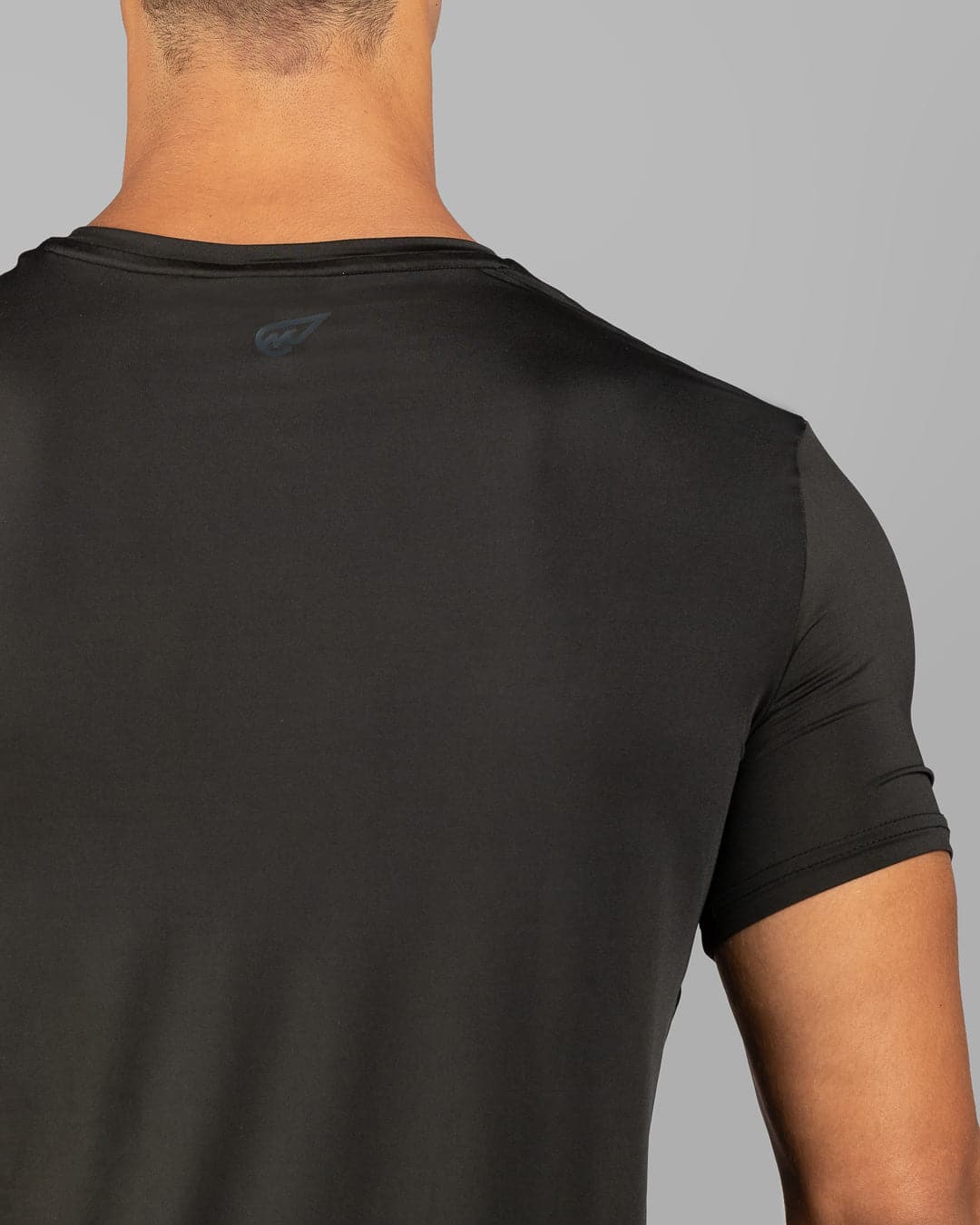 Performance V-Neck In Black